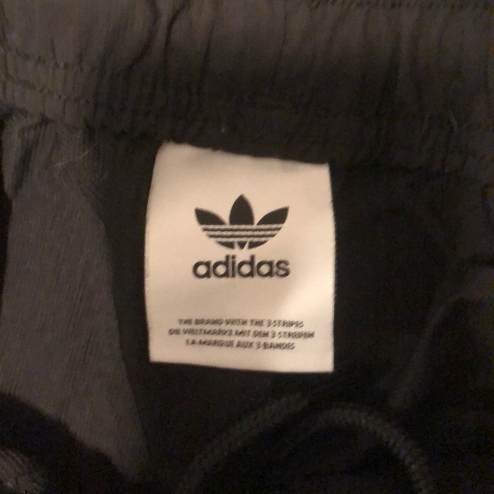 Adidas sweatpants size medium. - Picture 4 of 4